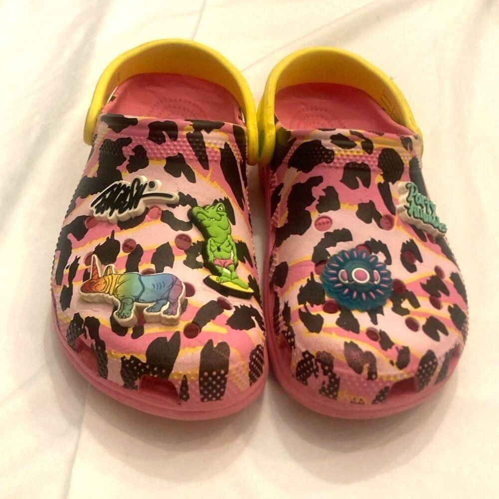 Crocs x Ron English Party Animals Pink Lemonade Clogs Kid's 6 Womens 8 Limited